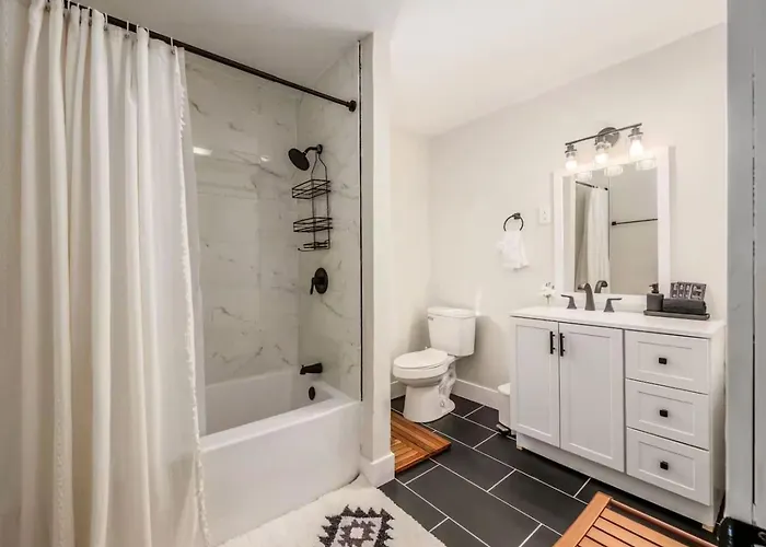 Spacious 3 Bedroom Perfect For Longer Сasa de vacaciones Columbus