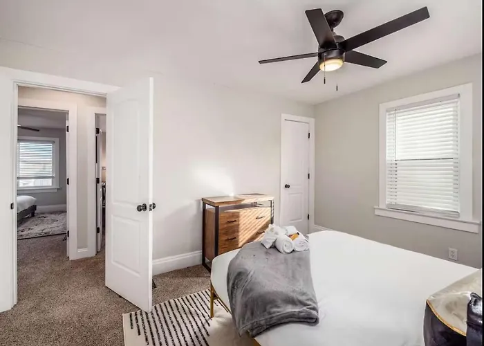 Spacious 3 Bedroom Perfect For Longer Сasa de vacaciones *